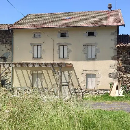 Au Coeur Des Bois A Monadiere