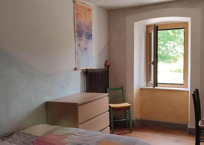 Au Coeur Des Bois A Monadiere